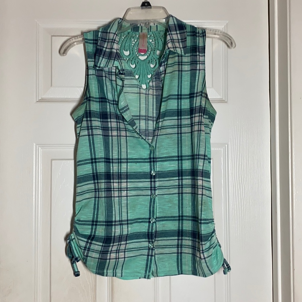3/$10 - Lace accent sleeveless button up